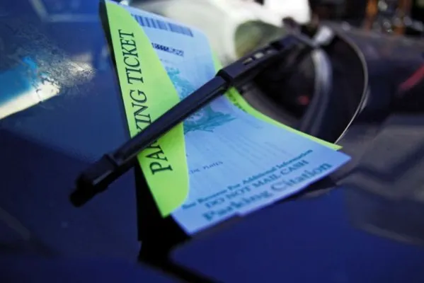 Súkromné ​​parkovacie spoločnosti vydávajú nelegálne parkovacie lístky