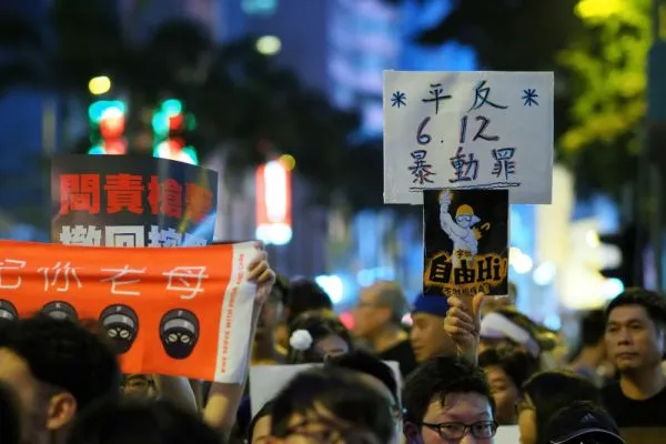 Manifestantes de Hong Kong em busca de asilo encontram uma mão amiga em Taiwan