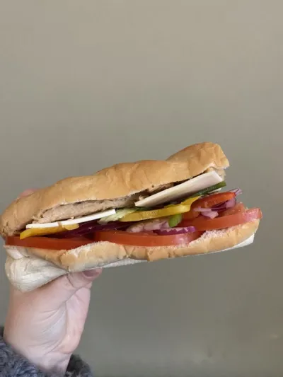 A única revisão do Sub Vegan 'Tastes Like Chicken' do Subway que você precisa