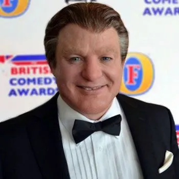 Tommy Maitland, Gong Show vedėjas Mike'as Myersas