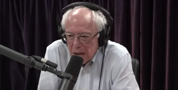 Bernie Sanders obljublja, da nam bo povedal o Nezemljanih, če bo izvoljen za predsednika