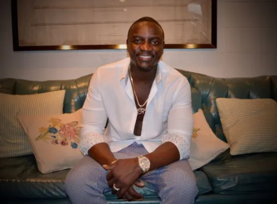 Falei com Akon sobre sua nova criptomoeda, Akoin