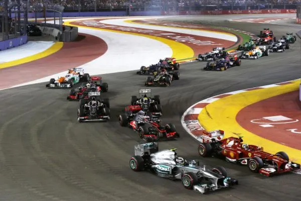 Organizátori singapurskej F1 sa snažia vysporiadať s oparom
